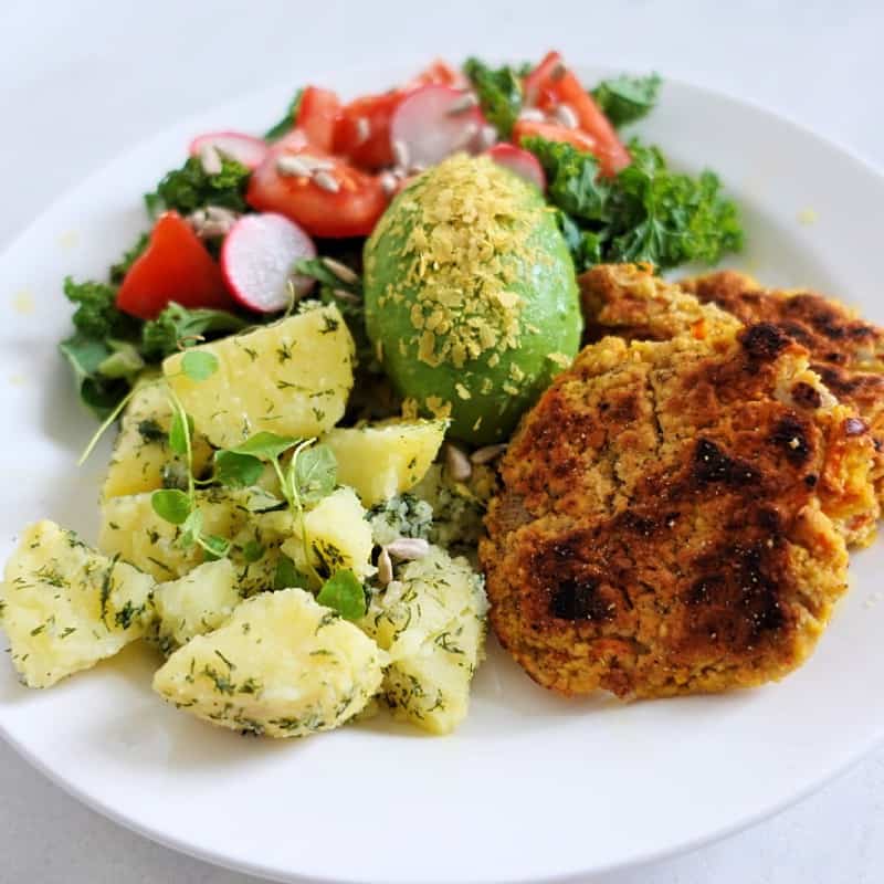 Kikärtsbiffar med dillpotatis