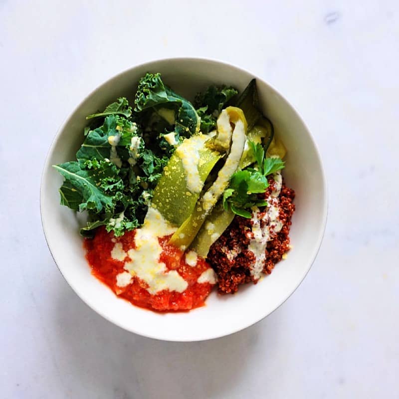 Grillade grönsaker med quinoa och tomat