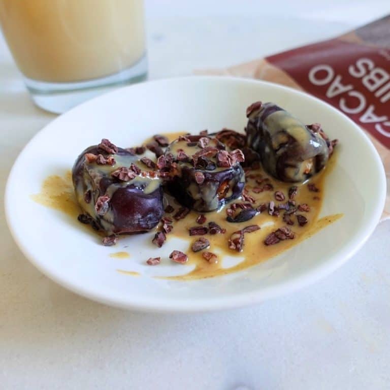 Dadlar med tahini, kakaonibs och havssalt