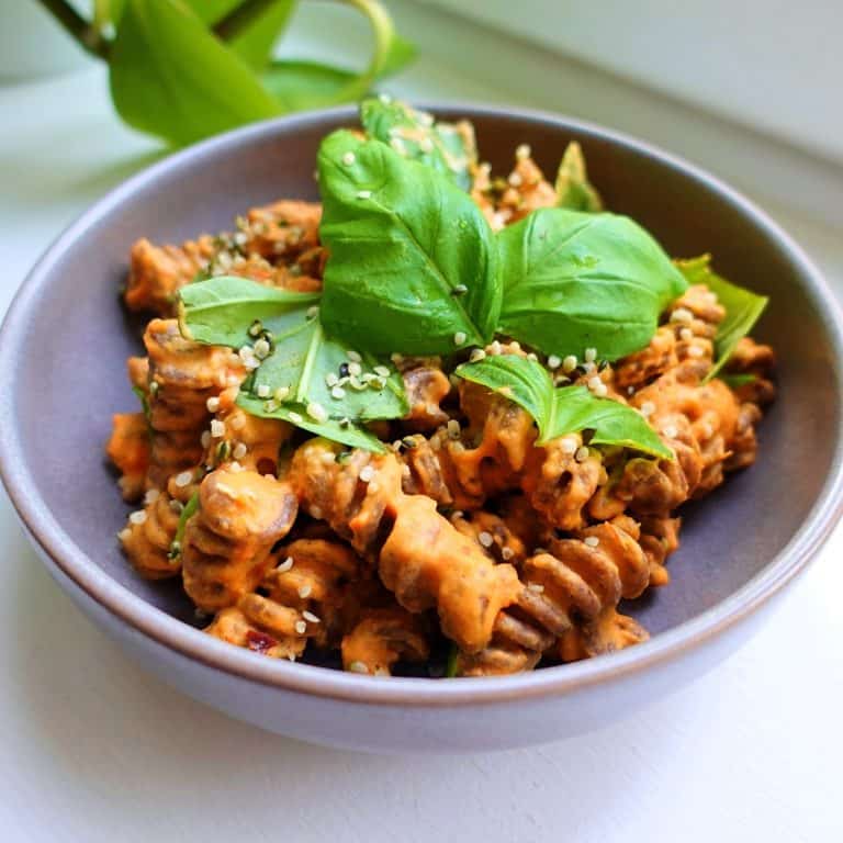 Vegansk krämig tomatpasta