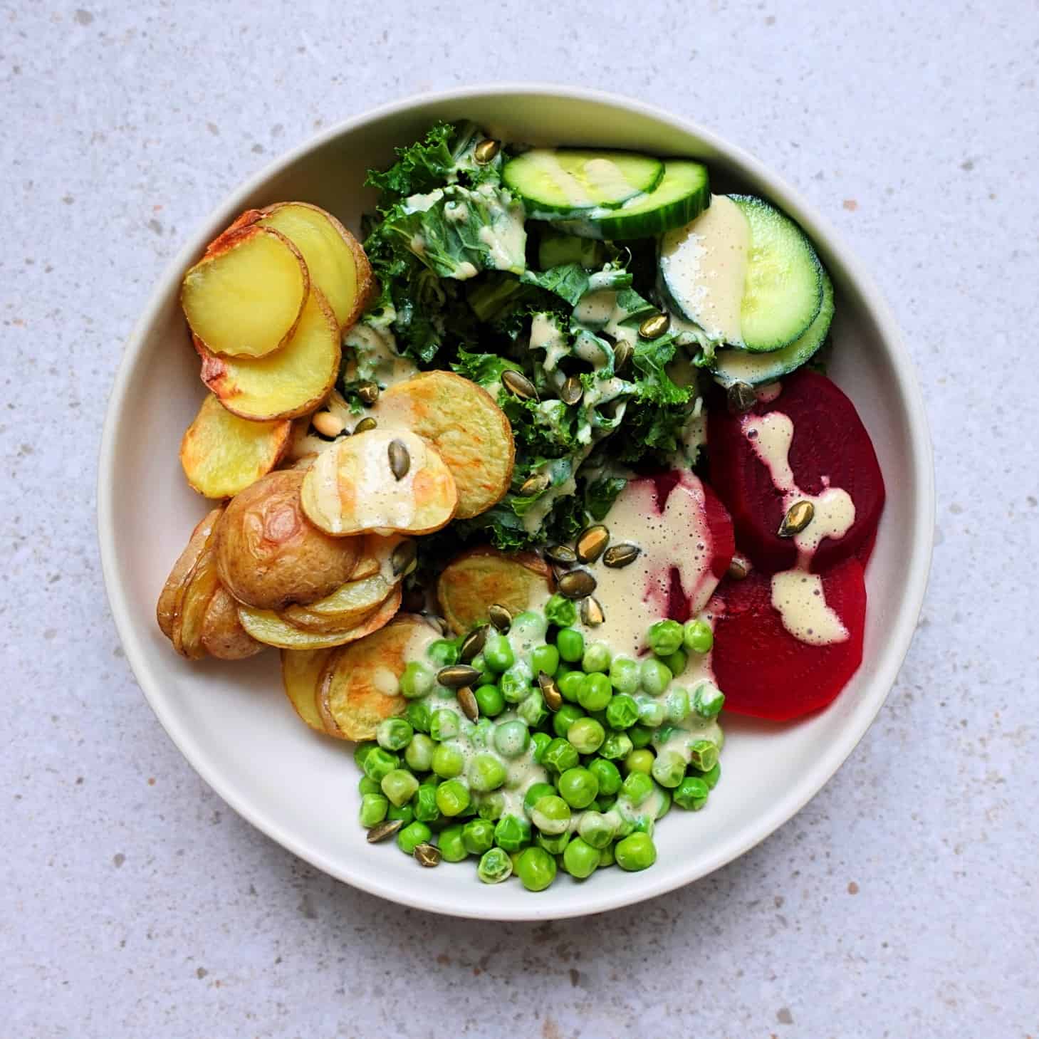 Rödbets- och potatisbowl