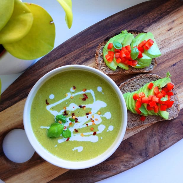 Grön vegansk ärtsoppa
