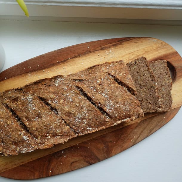 Glutenfri limpa med svarta bönor, potatis och timjan