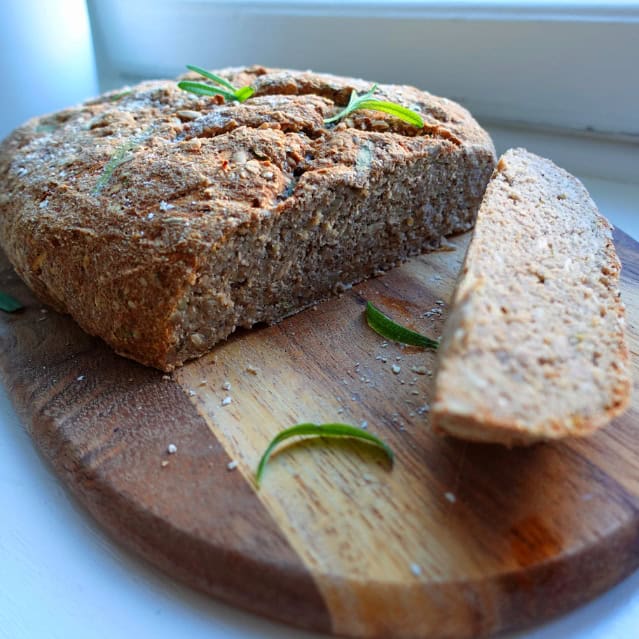 Glutenfritt bröd med palsternacka & rosmarin